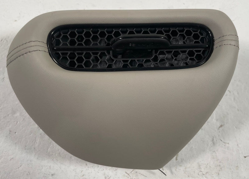 Load image into Gallery viewer, 2023 - 2026 HONDA HR-V FRONT DASH LEFT OUTER AIR VENT GRILLE 2.0L # 112662

