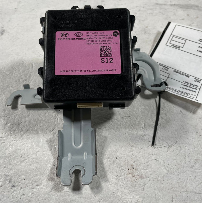 Load image into Gallery viewer, 2022-2024 HYUNDAI IONIQ 5 KEYLESS ENTRY THEFT RECEIVER CONTROL MODULE # 108554
