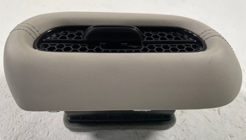 Load image into Gallery viewer, 2023 - 2026 HONDA HR-V FRONT DASH LEFT OUTER AIR VENT GRILLE 2.0L # 112662
