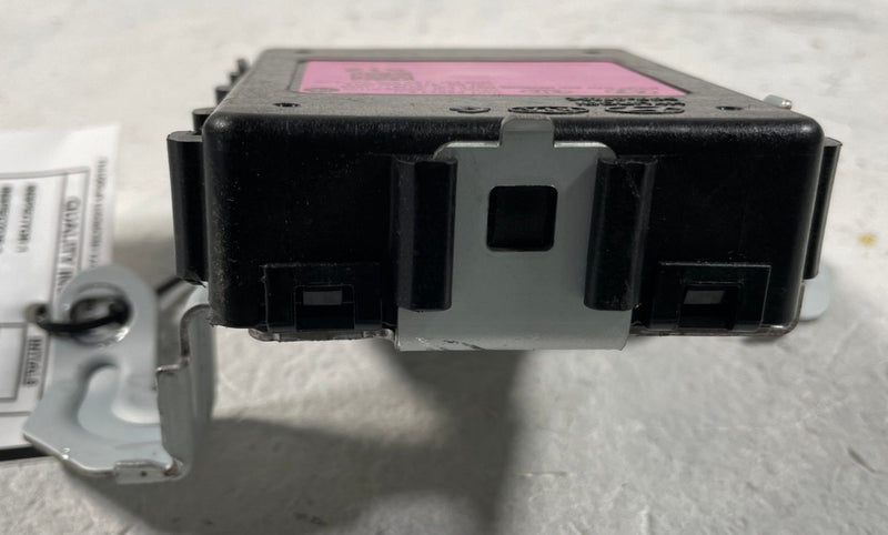 Load image into Gallery viewer, 2022-2024 HYUNDAI IONIQ 5 KEYLESS ENTRY THEFT RECEIVER CONTROL MODULE # 108554
