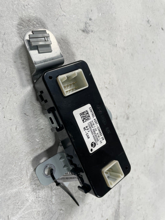 2022-2024 HYUNDAI IONIQ 5 CHARGER DOOR CONTROL MODULE UNIT 863C3-GI000