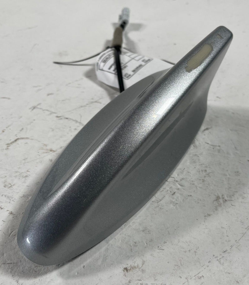 Load image into Gallery viewer, 2023 - 2025 HONDA HR-V TOP ROOF SHARK FIN RADIO ANTENNA SILVER (NH830MX) #112648
