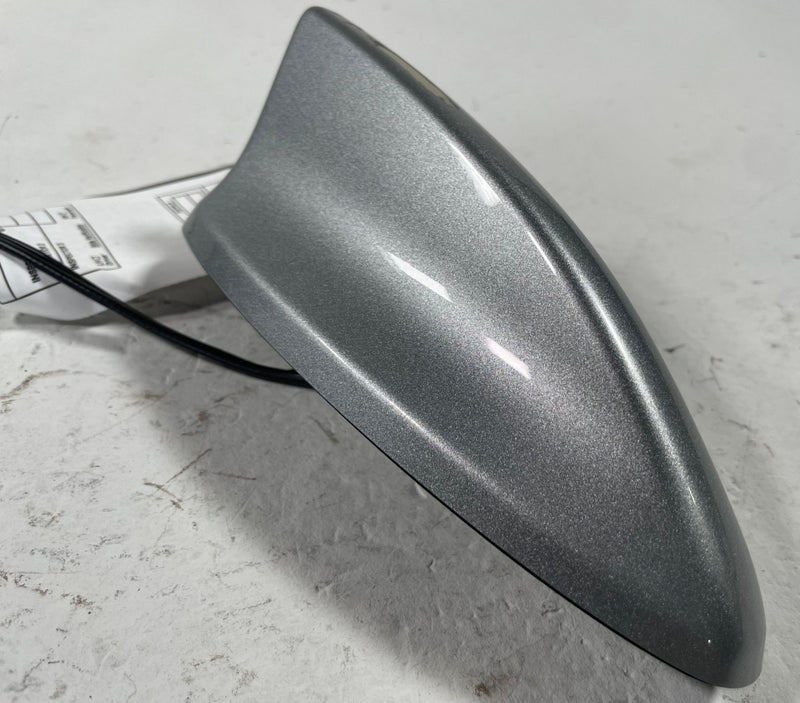 Load image into Gallery viewer, 2023 - 2025 HONDA HR-V TOP ROOF SHARK FIN RADIO ANTENNA SILVER (NH830MX) #112648

