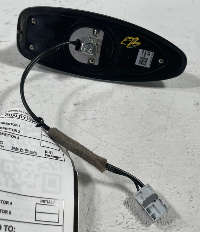 Load image into Gallery viewer, 2023 - 2025 HONDA HR-V TOP ROOF SHARK FIN RADIO ANTENNA SILVER (NH830MX) #112648
