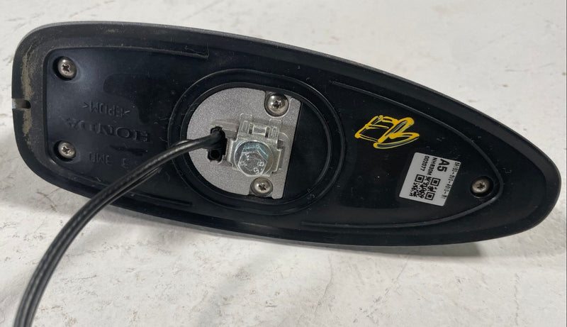 Load image into Gallery viewer, 2023 - 2025 HONDA HR-V TOP ROOF SHARK FIN RADIO ANTENNA SILVER (NH830MX) #112648
