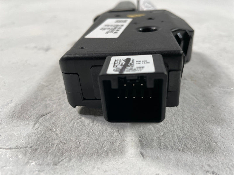 Load image into Gallery viewer, 2022-2024 HYUNDAI IONIQ 5 PANORAMIC SUN ROOF SUNROOF MOTOR 81679-GI000 # 108557
