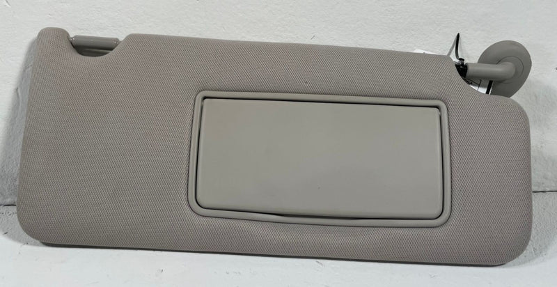 Load image into Gallery viewer, 23-26 HONDA HR-V LX FRONT RIGHT PASSENGER SIDE SUNVISOR SUN VISOR 2.0L # 112664
