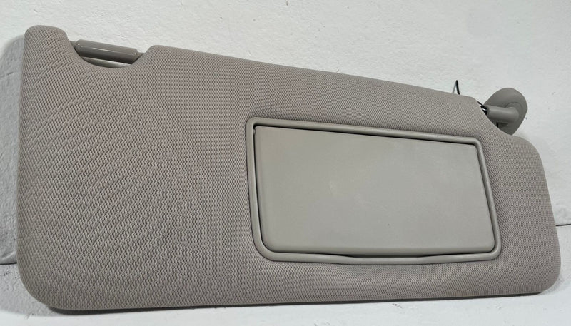 Load image into Gallery viewer, 23-26 HONDA HR-V LX FRONT RIGHT PASSENGER SIDE SUNVISOR SUN VISOR 2.0L # 112664
