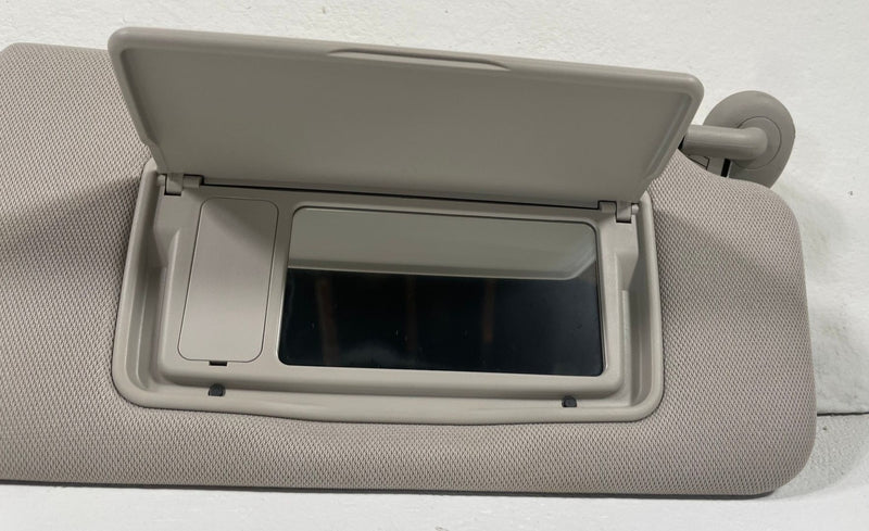 Load image into Gallery viewer, 23-26 HONDA HR-V LX FRONT RIGHT PASSENGER SIDE SUNVISOR SUN VISOR 2.0L # 112664
