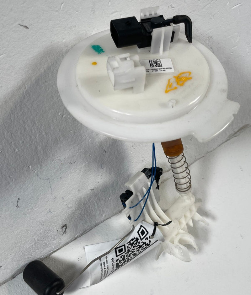 Load image into Gallery viewer, 2021 - 2025 GENESIS G70 FUEL GAS TANK PUMP SENDING UNIT LEVEL SENSOR # 109979
