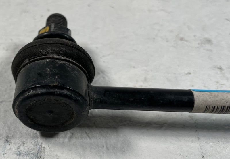 Load image into Gallery viewer, 2022-2025 HYUNDAI IONIQ 5 FRONT LEFT SIDE STABILIZER SWAY BAR END LINK # 108529
