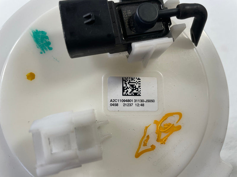 Load image into Gallery viewer, 2021 - 2025 GENESIS G70 FUEL GAS TANK PUMP SENDING UNIT LEVEL SENSOR # 109979
