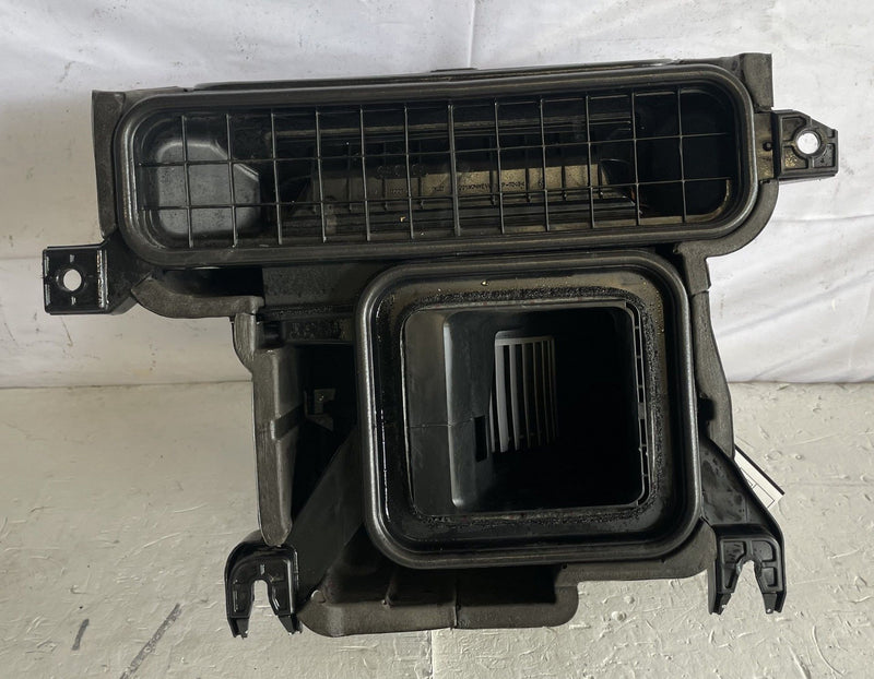 Load image into Gallery viewer, 2022-2024 HYUNDAI IONIQ 5 GV60 HVAC AC HEATER BLOWER MOTOR HOUSING BOX # 107269
