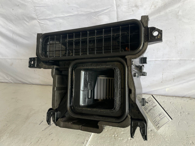 Load image into Gallery viewer, 2022-2024 HYUNDAI IONIQ 5 GV60 HVAC AC HEATER BLOWER MOTOR HOUSING BOX # 107269
