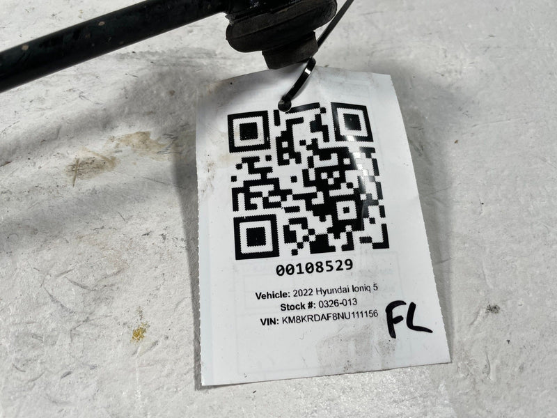 Load image into Gallery viewer, 2022-2025 HYUNDAI IONIQ 5 FRONT LEFT SIDE STABILIZER SWAY BAR END LINK # 108529
