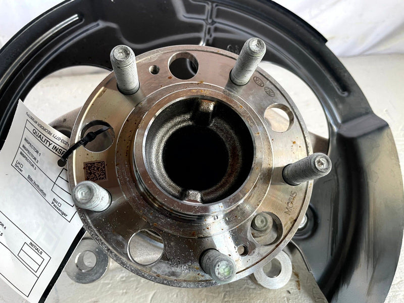 Load image into Gallery viewer, 22-26 HYUNDAI IONIQ 5 RWD FRONT LEFT DRIVER SIDE SPINDLE KNUCKLE W/ HUB # 109145
