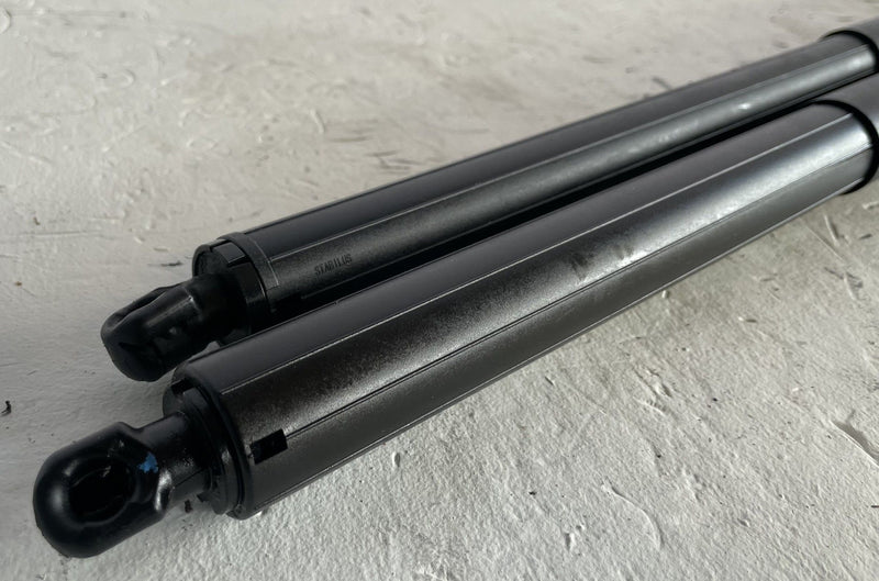 Load image into Gallery viewer, 2023-2024 HYUNDAI IONIQ 5 REAR LEFT &amp; RIGHT SIDE TRUNK SHOCK STRUT SET # 107274
