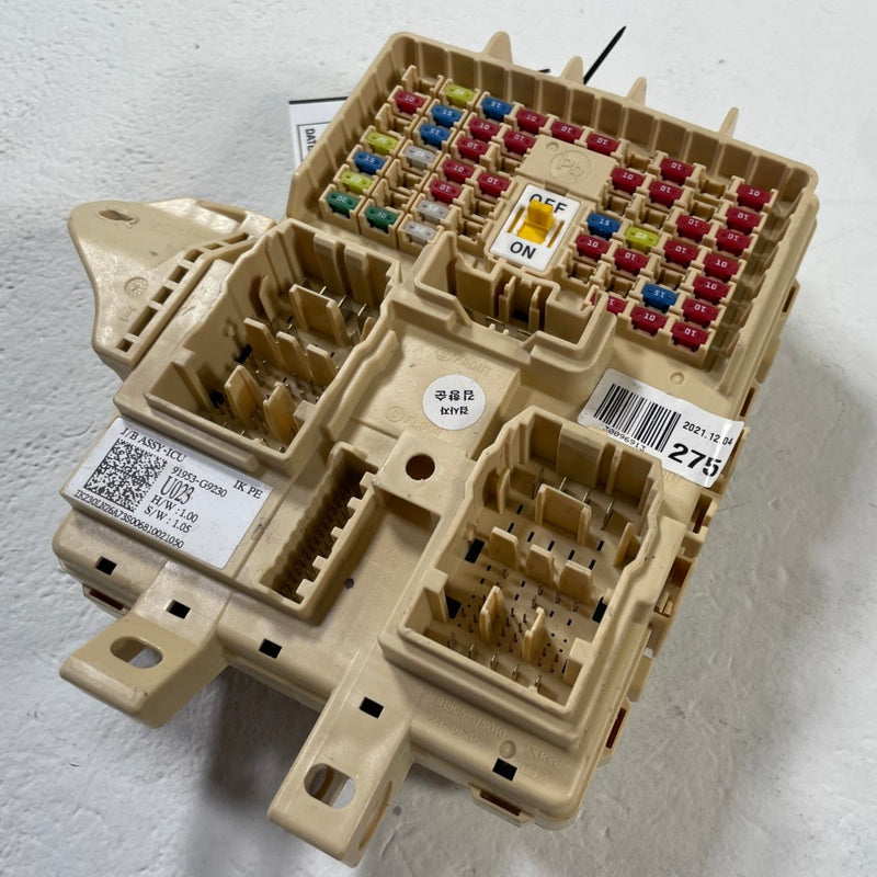 Load image into Gallery viewer, 2022 GENESIS G70 DASH CABIN FUSE RELAY JUNCTION BLOCK BOX 91953-G9230 # 109973
