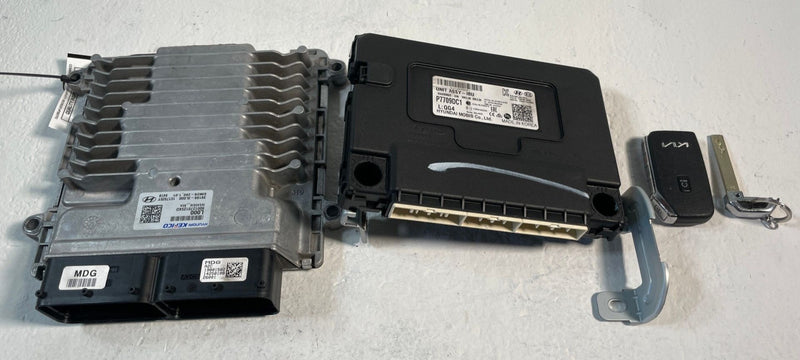 Load image into Gallery viewer, 2022 KIA TELLURIDE ENGINE &amp; BODY CONTROL MODULE ECM BCM W/ KEY FOB # 107105
