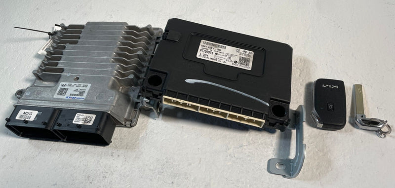 Load image into Gallery viewer, 2022 KIA TELLURIDE ENGINE &amp; BODY CONTROL MODULE ECM BCM W/ KEY FOB # 107105

