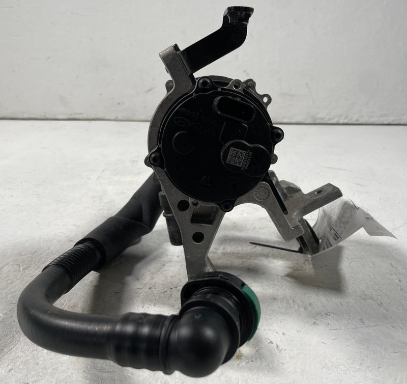 Load image into Gallery viewer, 22-24 HYUNDAI IONIQ 5 ENGINE MOTOR WATER COOLANT PUMP HOSE W/ BRACKET # 108570
