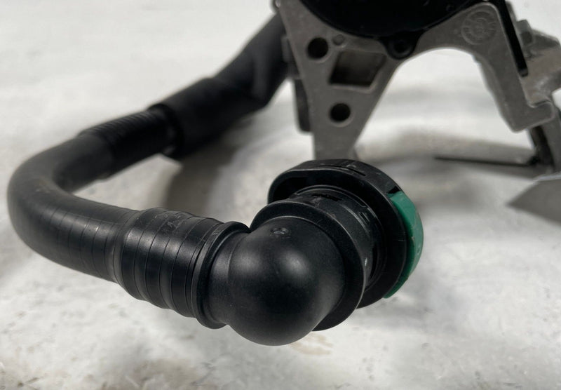 Load image into Gallery viewer, 22-24 HYUNDAI IONIQ 5 ENGINE MOTOR WATER COOLANT PUMP HOSE W/ BRACKET # 108570

