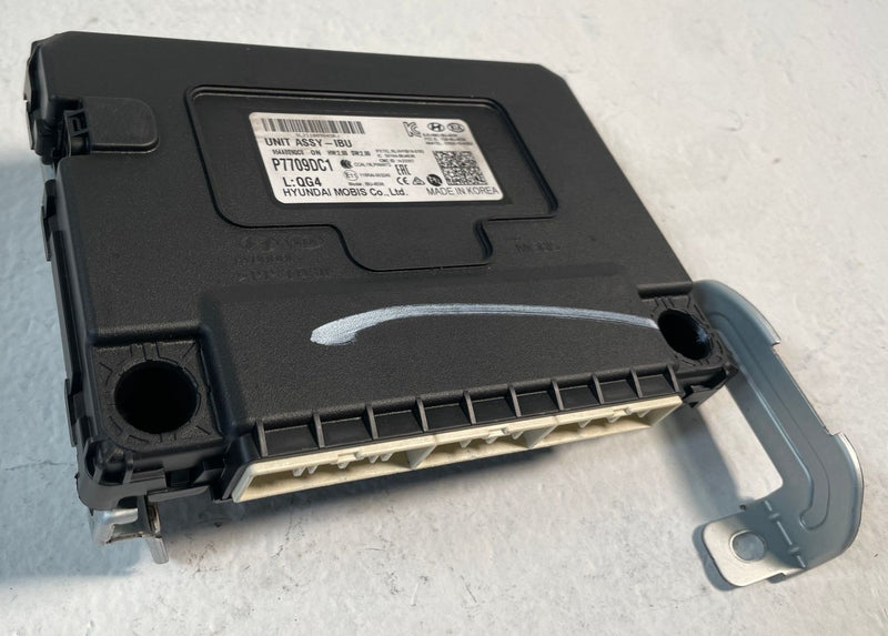 Load image into Gallery viewer, 2022 KIA TELLURIDE ENGINE &amp; BODY CONTROL MODULE ECM BCM W/ KEY FOB # 107105
