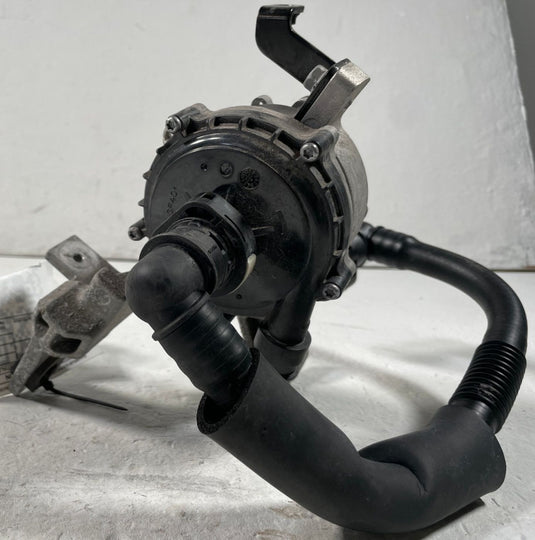 22-24 HYUNDAI IONIQ 5 ENGINE MOTOR WATER COOLANT PUMP HOSE W/ BRACKET