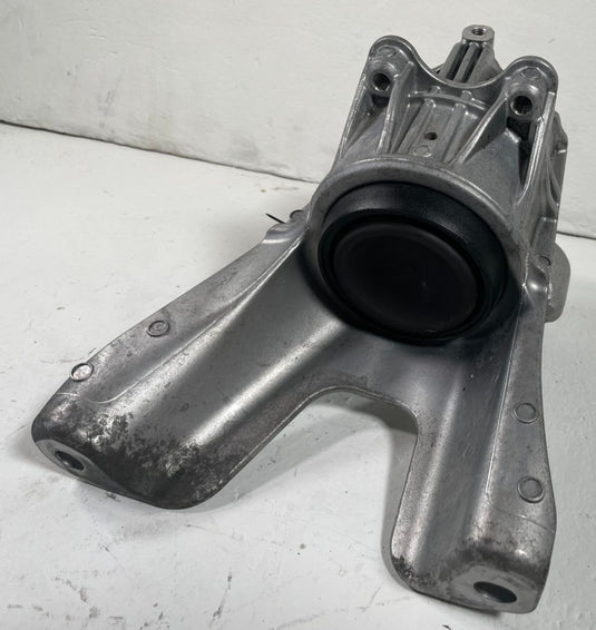 2023 - 2026 HONDA HR-V FWD FRONT RIGHT ENGINE MOTOR MOUNT BRACKET 2.0L