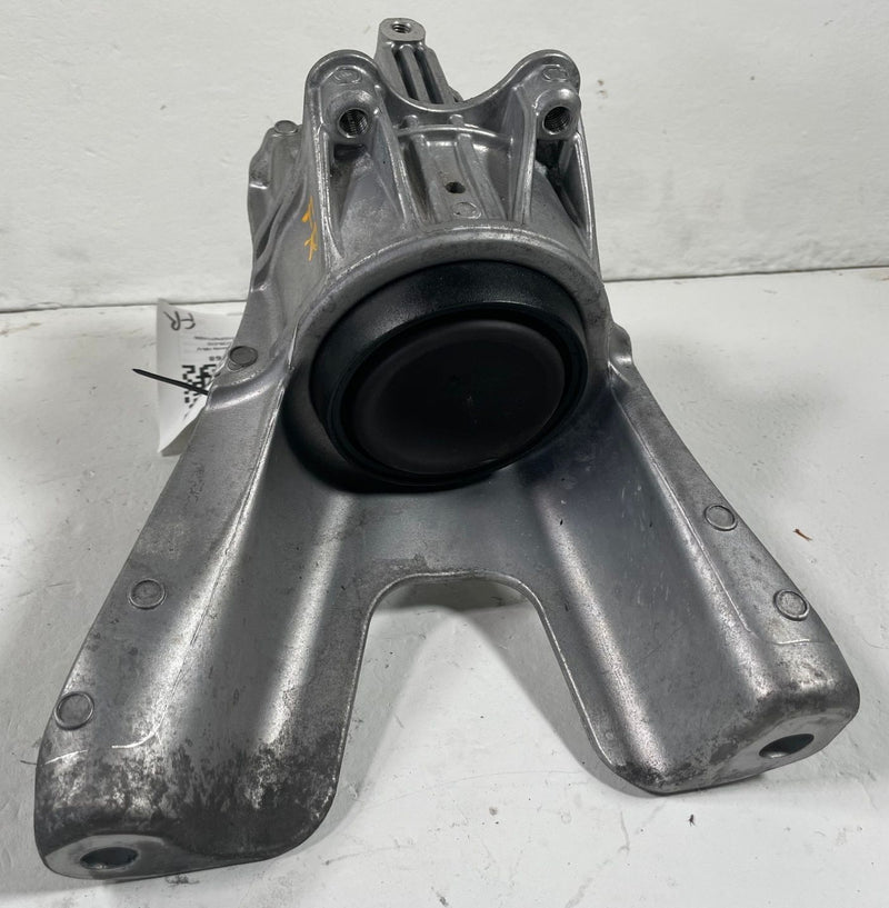 Load image into Gallery viewer, 2023 - 2026 HONDA HR-V FWD FRONT RIGHT ENGINE MOTOR MOUNT BRACKET 2.0L # 112668
