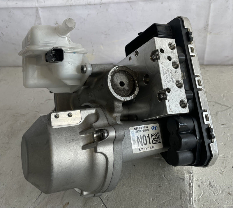 Load image into Gallery viewer, 2022 -2024 HYUNDAI IONIQ 5 POWER BRAKE BOOSTER W/ MASTER CYLINDER # 107270
