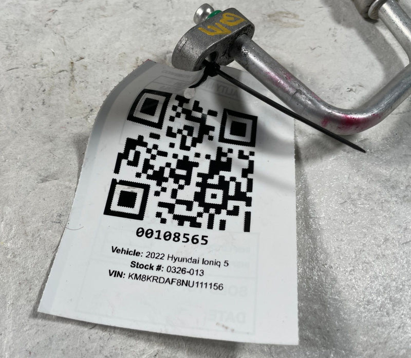 Load image into Gallery viewer, 22-25 HYUNDAI IONIQ 5 AC AIR CONDITIONING REFRIGERANT LIQUID HOSE TUBE # 108565
