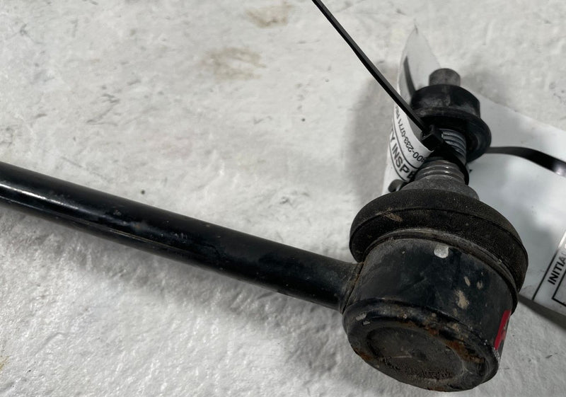 Load image into Gallery viewer, 2022-2025 HYUNDAI IONIQ 5 FRONT RIGHT SIDE STABILIZER SWAY BAR END LINK # 108534
