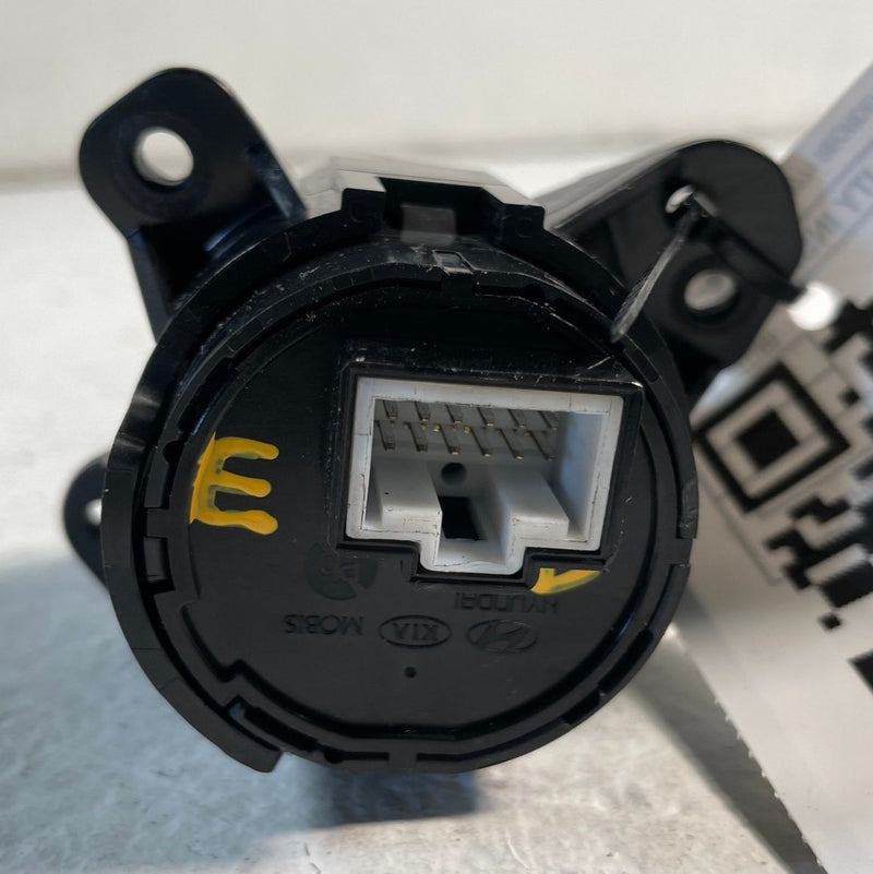 Load image into Gallery viewer, 2020 - 2022 KIA TELLURIDE DASH ENGINE IGNITION START STOP SWITCH BUTTON # 107092
