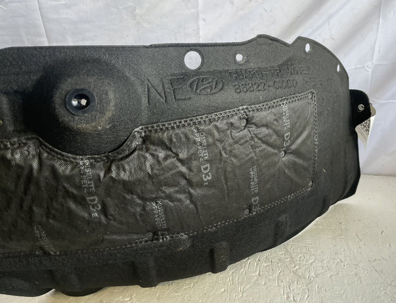 Load image into Gallery viewer, 22-24 HYUNDAI IONIQ 5 REAR RIGHT SIDE INNER QUARTER LINER SPLASH SHIELD # 107292

