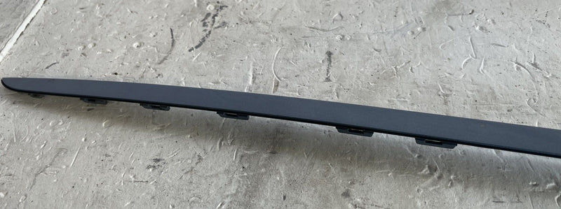 Load image into Gallery viewer, 2022-2025 HYUNDAI IONIQ 5 FRONT WINDSHIELD RIGHT A PILLAR TRIM MOLDING # 107279
