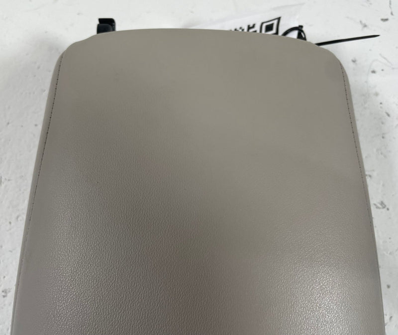 Load image into Gallery viewer, 2023-2026 HONDA HR-V LX CENTER CONSOLE ARM REST ARMREST LID COVER GRAY # 112678
