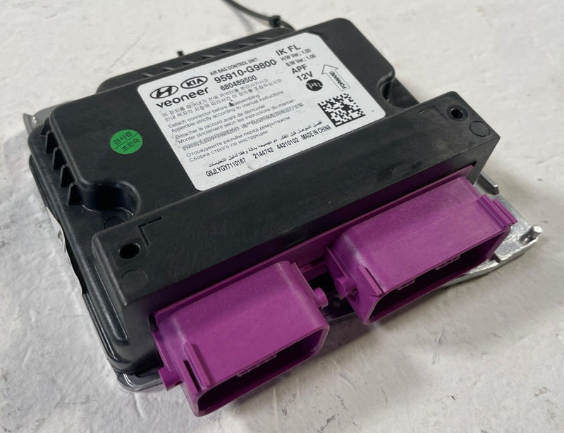 Load image into Gallery viewer, 2022 - 2023 GENESISI G70 RESTRAINT DIAGNOSTIC CONTROL MODULE UNIT # 109964

