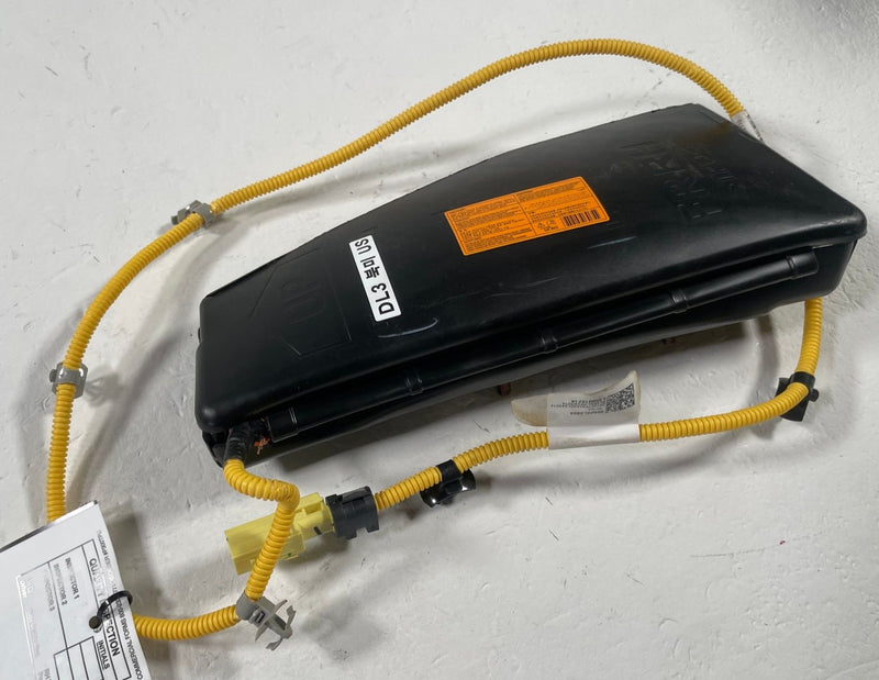 Load image into Gallery viewer, 2021 - 2024 KIA K5 FRONT RIGHT PASSSENGER SIDE SEAT AIRBAG AIR BAG # 111734
