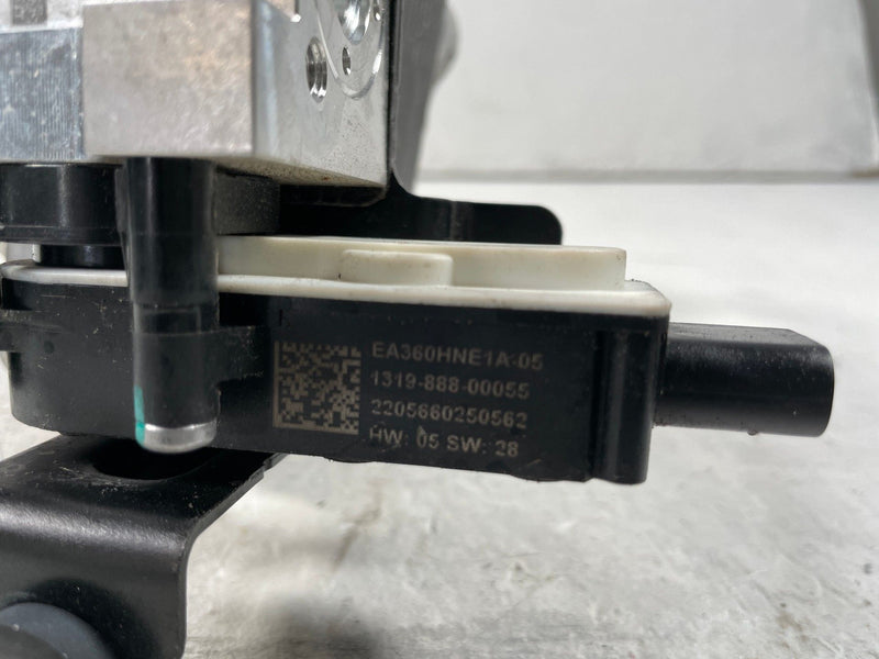 Load image into Gallery viewer, 2022-2024 HYUNDAI IONIQ 5 AC AIR CONDITIONING CONDENSER EXPANSION VALVE # 108531

