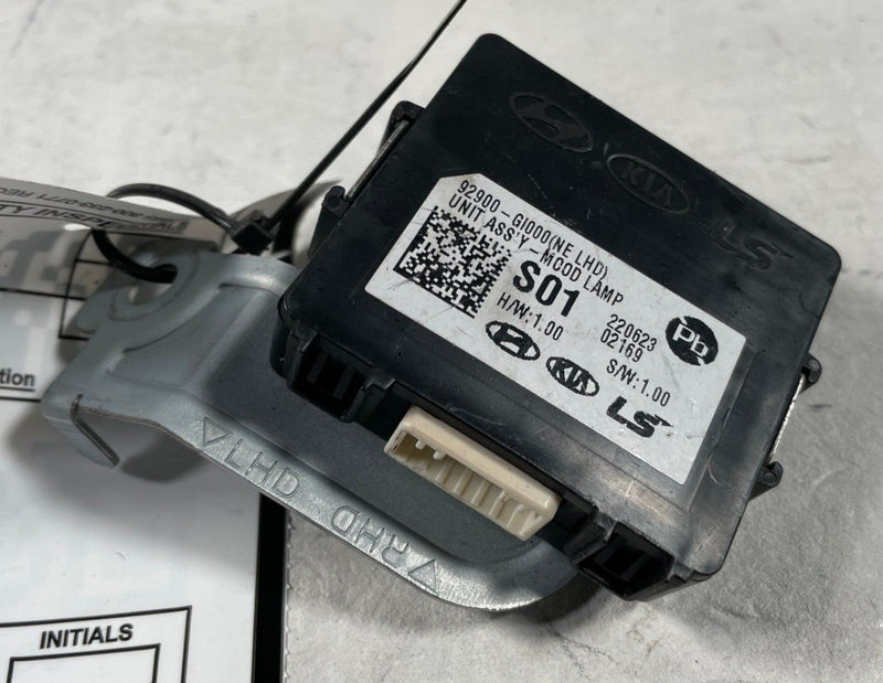 Load image into Gallery viewer, 2022-24 HYUNDAI IONIQ 5 MOOD LIGHT LAMP CONTROL MODULE UNIT 92900-GI000 # 108556
