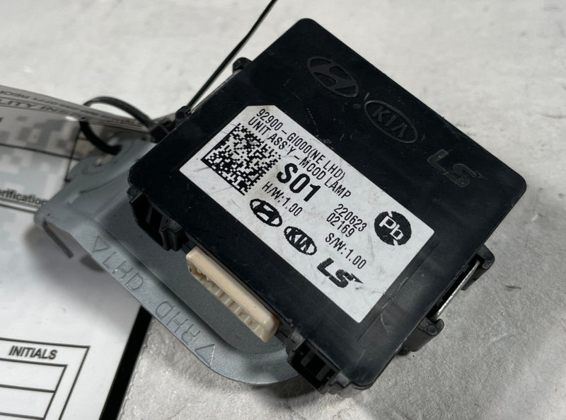 Load image into Gallery viewer, 2022-24 HYUNDAI IONIQ 5 MOOD LIGHT LAMP CONTROL MODULE UNIT 92900-GI000 # 108556

