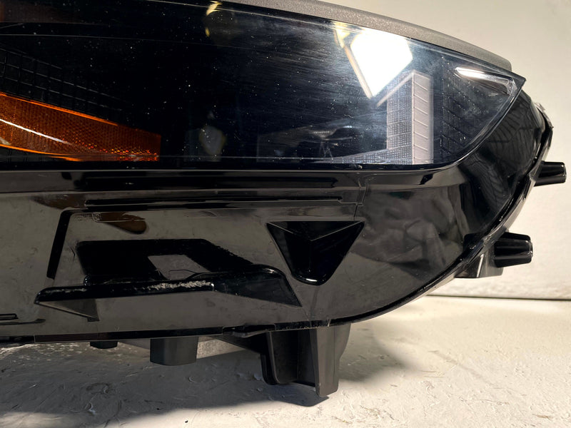 Load image into Gallery viewer, 2022-2024 HYUNDAI IONIQ 5 FRONT LEFT DRIVER SIDE LED HEADLIGHT HEADLAMP # 114072
