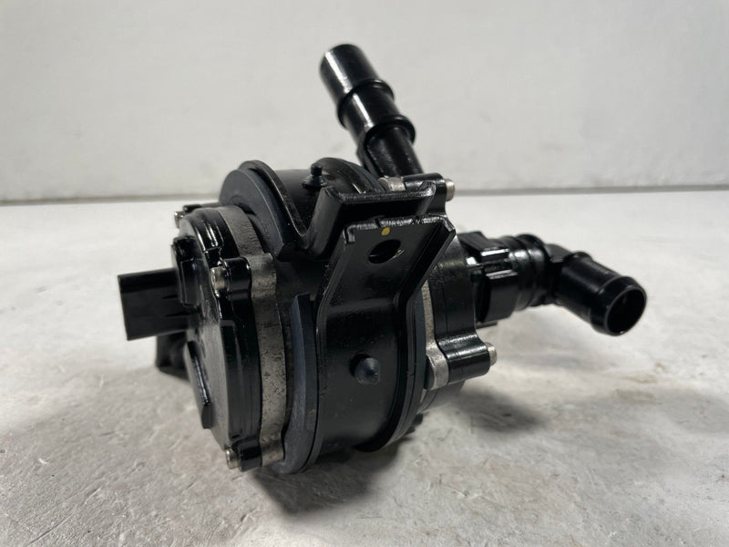 Load image into Gallery viewer, 2022-2024 HYUNDAI IONIQ 5 DRIVE MOTOR INVERTER COOLER COOLING WATER PUMP #108544
