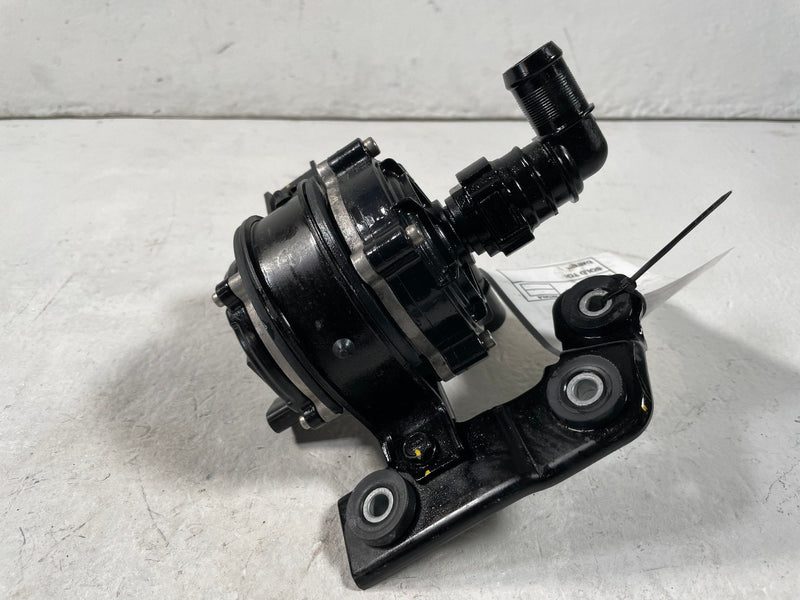 Load image into Gallery viewer, 2022-2024 HYUNDAI IONIQ 5 DRIVE MOTOR INVERTER COOLER COOLING WATER PUMP #108544
