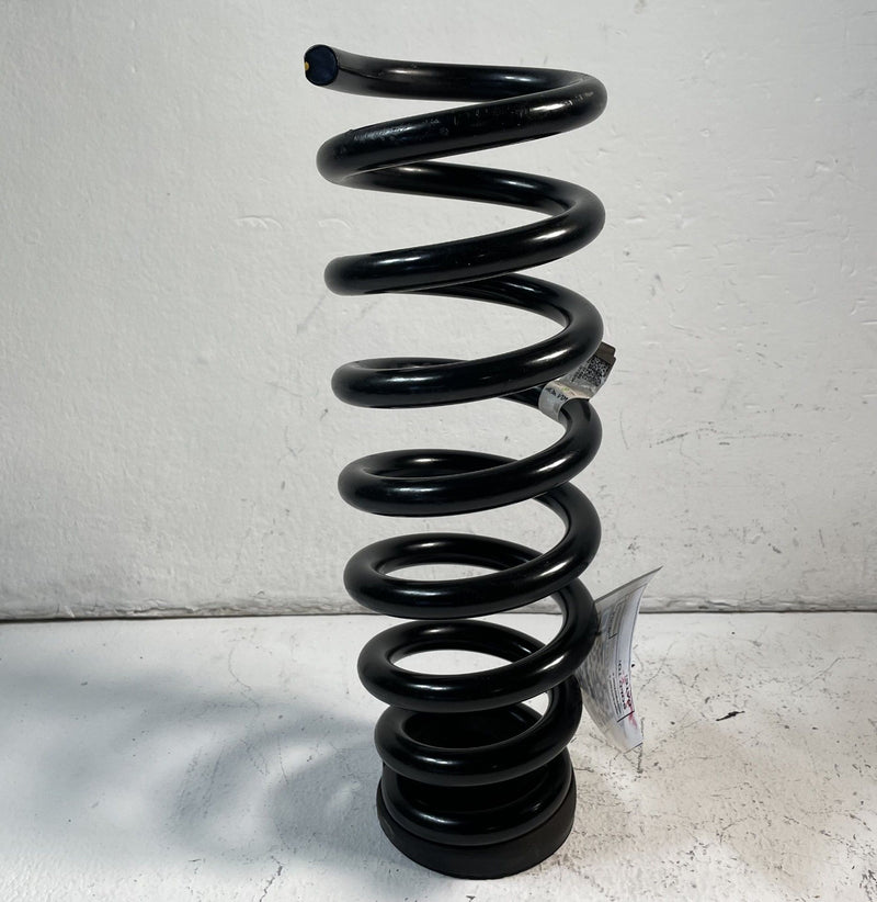 Load image into Gallery viewer, 2022 - 2024 HYUNDAI IONIQ 5 REAR LEFT/RIGHT SIDE SUSPENSION COIL SPRING # 107281
