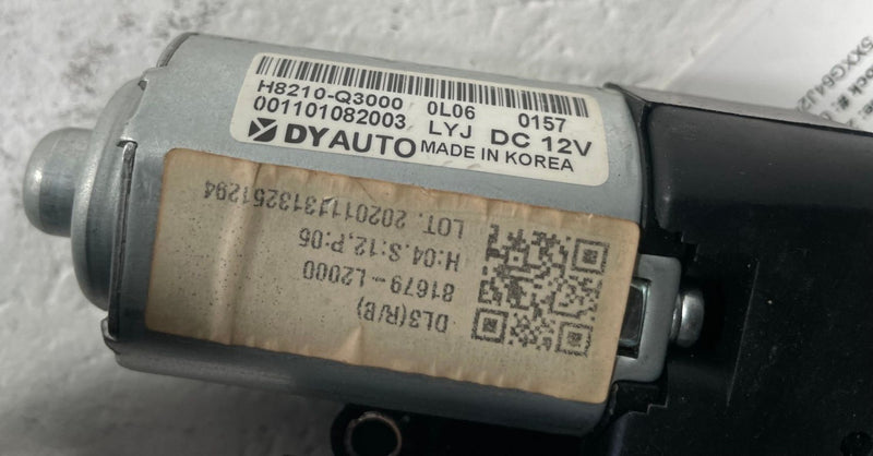 Load image into Gallery viewer, 2021-2024 KIA K5 SUN SUNROOF MOONROOF WINDOW SHADE GLASS REGULATOR MOTOR #111721
