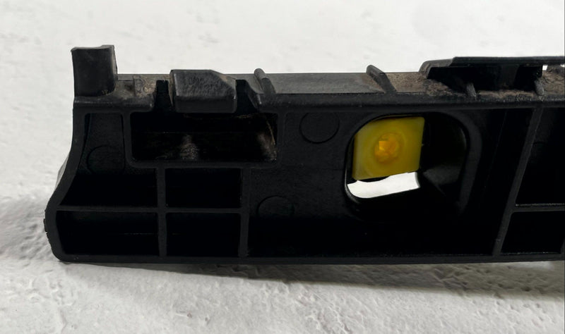 Load image into Gallery viewer, 20 - 25 KIA TELLURIDE REAR RIGHT SIDE BUMPER UPPER SUPPORT BRACKET 3.8L # 112751
