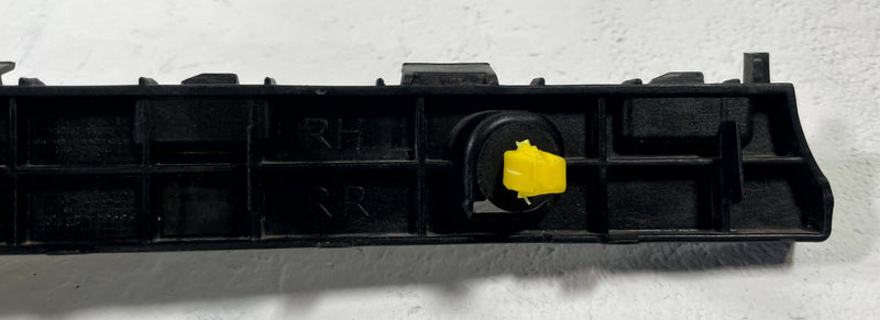 Load image into Gallery viewer, 20 - 25 KIA TELLURIDE REAR RIGHT SIDE BUMPER UPPER SUPPORT BRACKET 3.8L # 112751
