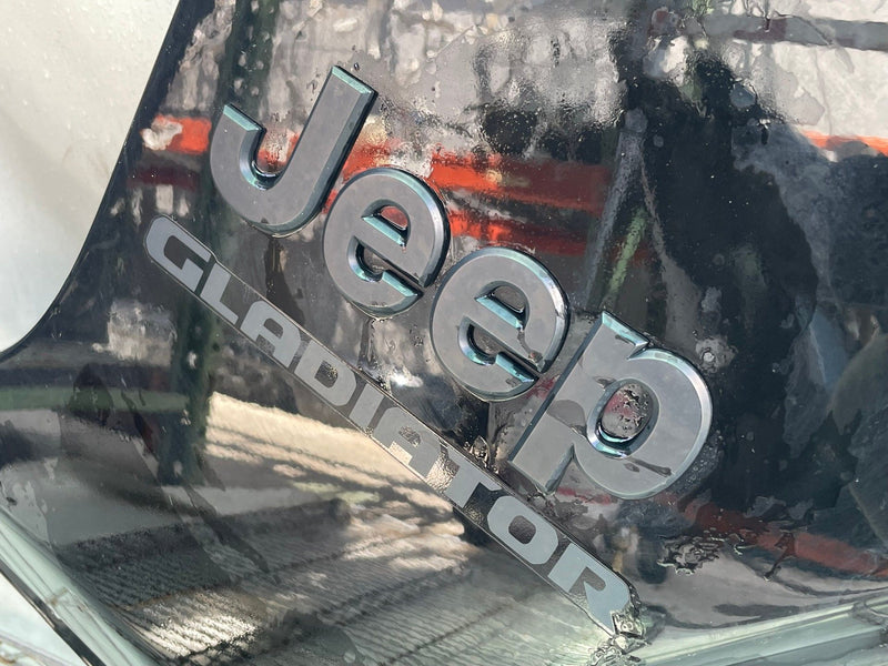 Load image into Gallery viewer, JEEP GLADIATOR FRONT RIGHT SIDE FENDER PANEL ASSEMBLY BLACK (PX8) 20-25 # 114191
